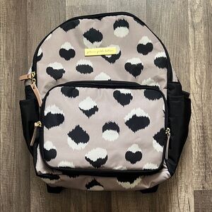 NWT Petunia Pickle Bottom Beige Black and White Diaper Bag
